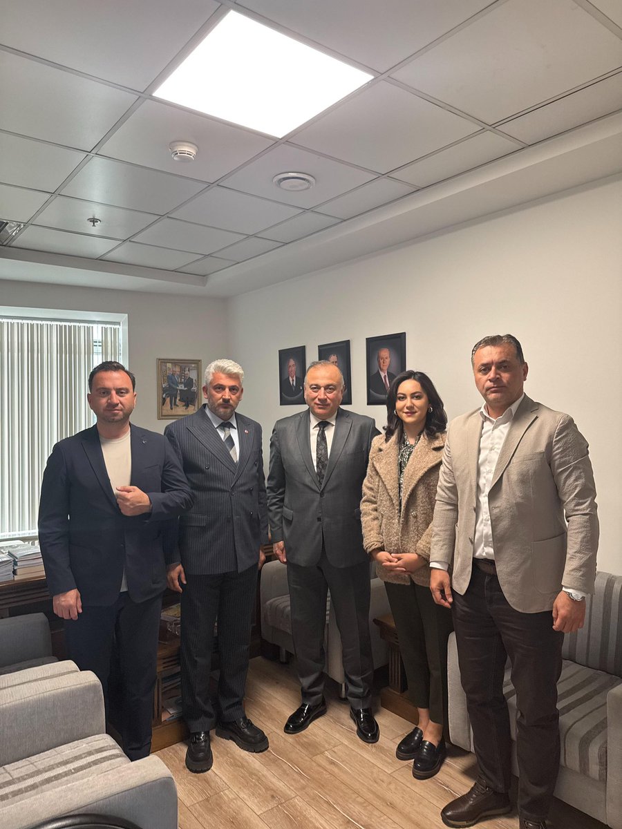 AhmetMASTI's tweet photo. Çankırı Sanayici ve İş İnsanları Derneği(ÇASİD) Başkanı Hakan Durlanık, Genel Sekreteri Enver Özen Başkan yardımcısı Ferhat Adil ŞAHİN  ile Yönetim kurulu üyesi ve kadın kolları başkanı Kadriye Çimen’e nazik ziyaretleri için teşekkür ederim. https://t.co/YAwPXMy8D7