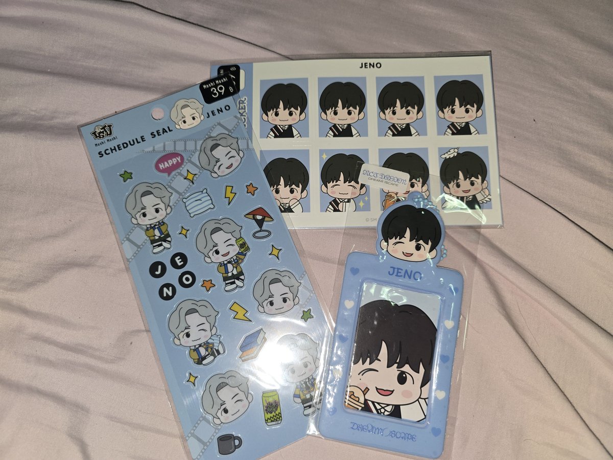 จอออลูกรักจักรวาล🍐☁️In The Lap Of Gnani ROLOing.. tweet media