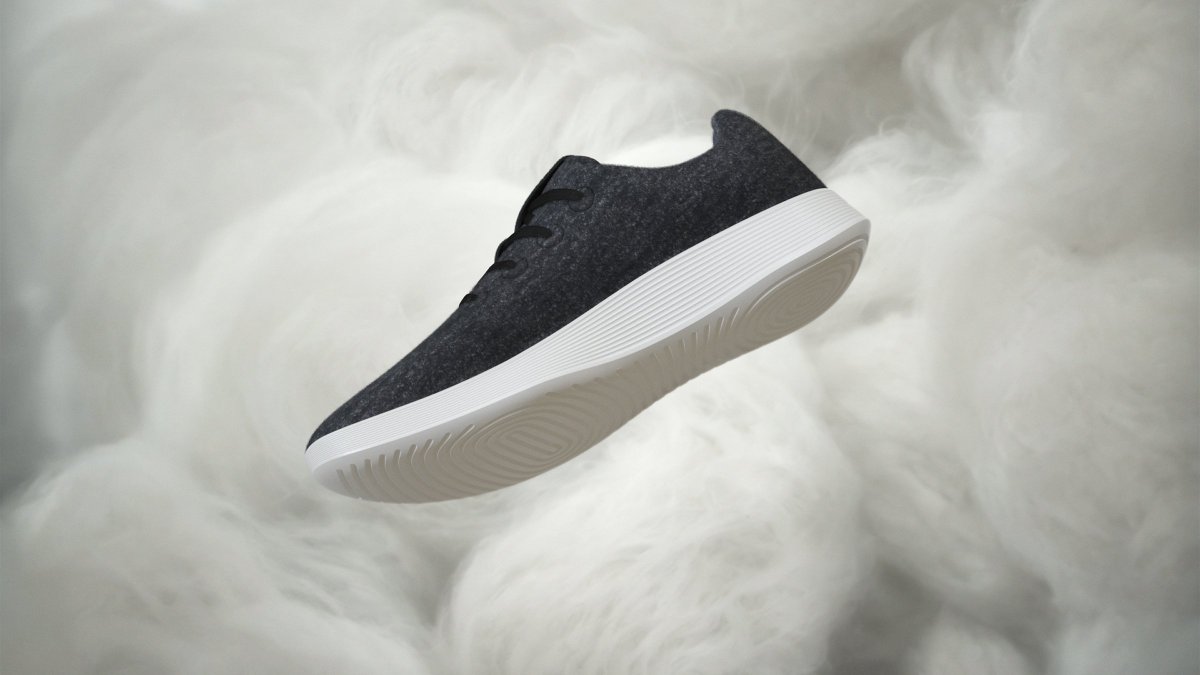 thtweets's tweet image. For Allbirds, we created a series of short CG animations exploring the materials behind their iconic shoes. Softness. Lightness. Breathability. Short pieces, minimal language - letting the materials speak for themselves.

#cg #transparenthouse #Allbirds