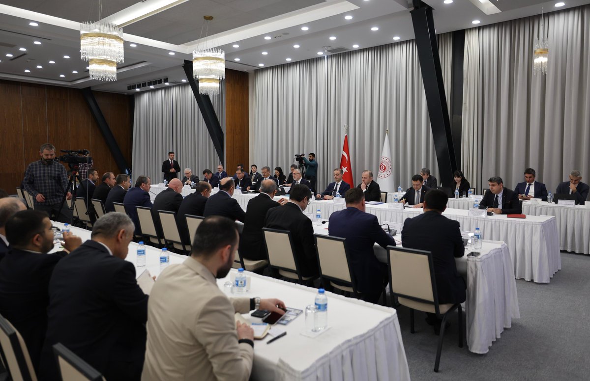 Prof. Dr. Vedat Işıkhan tweet media