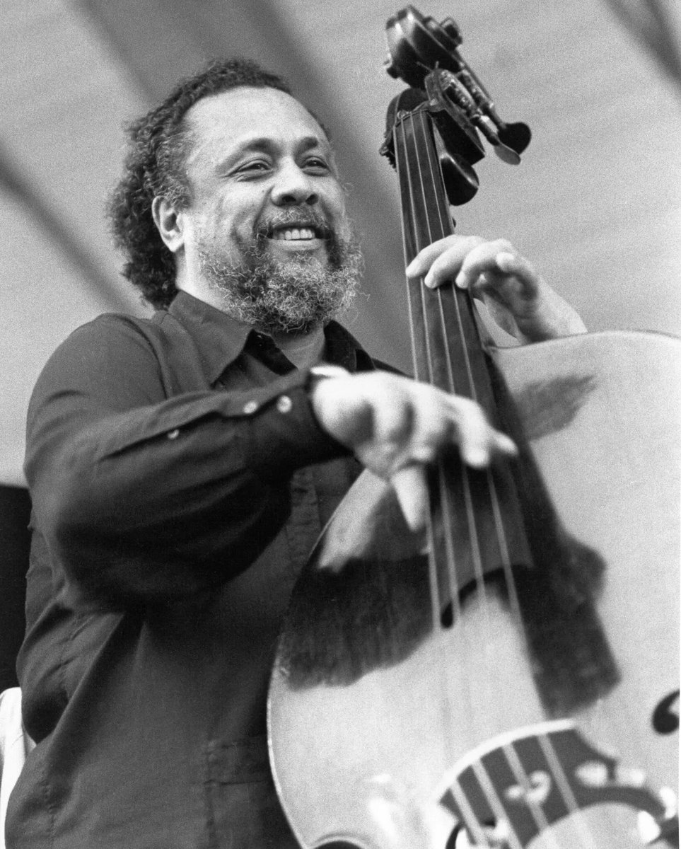 JAZZFM91's tweet image. “Anybody can make the simple complicated. Creativity is making the complicated simple.”  - #CharlesMingus

Celebrating 104 years of @Mingus, one of the greatest jazz musicians to ever live.  #Legend #Birthday #Jazz #DiscoverMusic