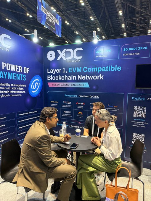 LienGreta61120's tweet image. Day 2 at Money20/20 Asia and the momentum around @XDCNetwork keeps building.

From payments to stablecoins to real-world utility, the interest at Booth #5015 says it all.

If you’re there, it’s worth a closer look.
@money2020 @REDausen @Santosh_r_v #Money2020 #XDCNetwork