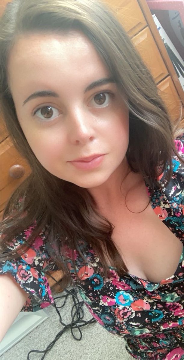 ACNHCarrie's tweet image. Lush weather today, hope everyone had a lovely Wednesday 🌼💫 #wednesday #wednesdayvibes