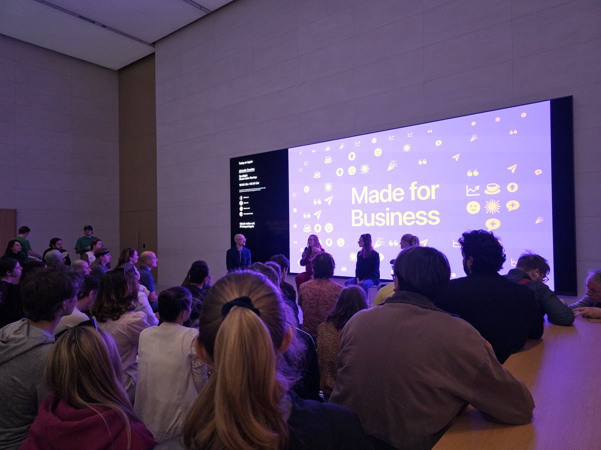 vamsikvaranasi's tweet image. Do I see @IgorRanc?

#TodayatApple