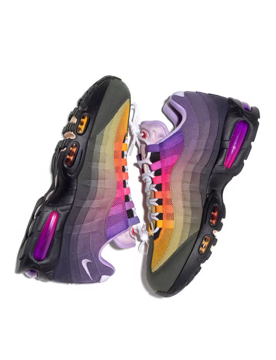 ModernNotoriety's tweet photo. LORENZ.OG x atmos x Nike Air Max 95 "Dusk" 🇯🇵

Limited to 50 pairs https://t.co/RiQPhWaXNn