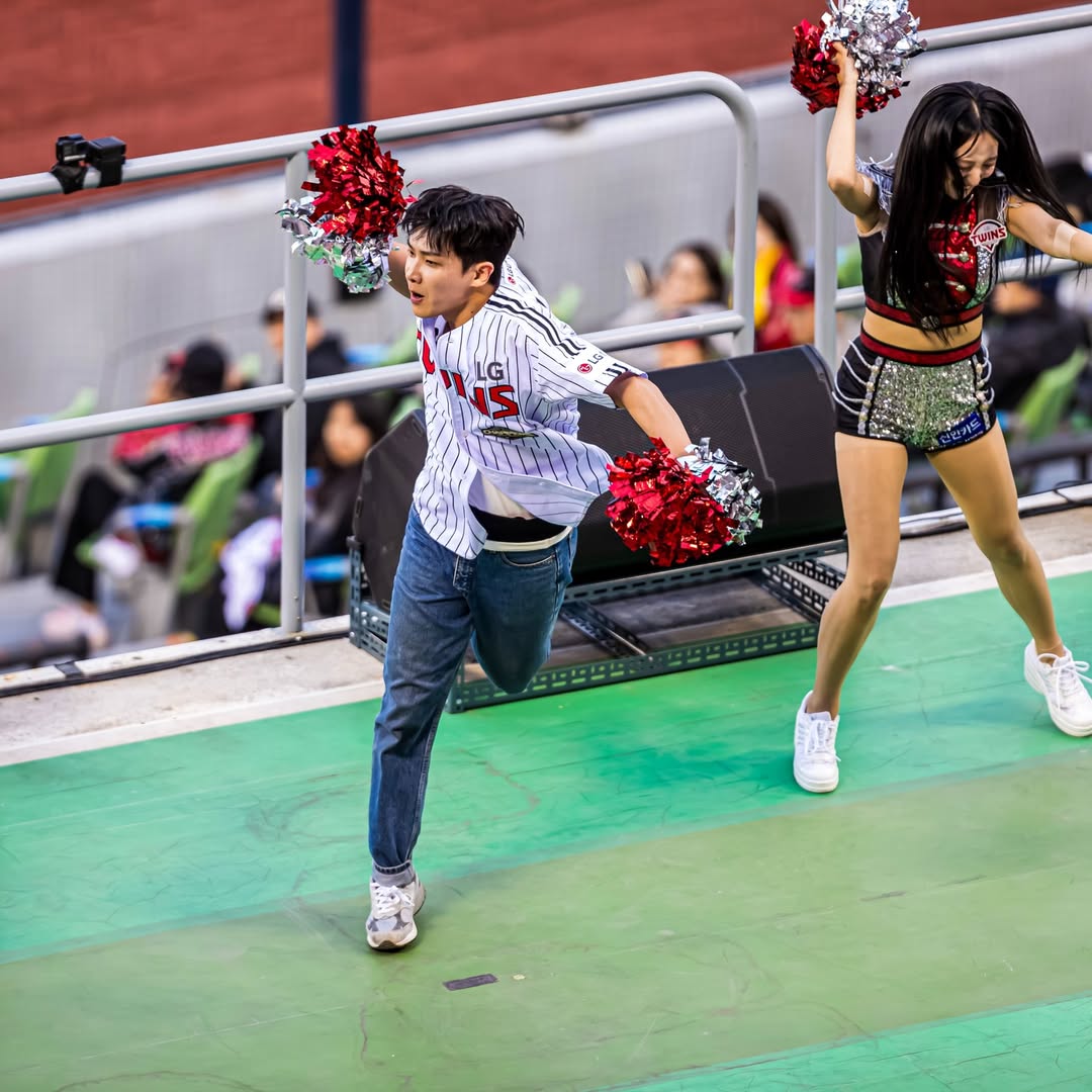 이창선입꼬리 tweet media