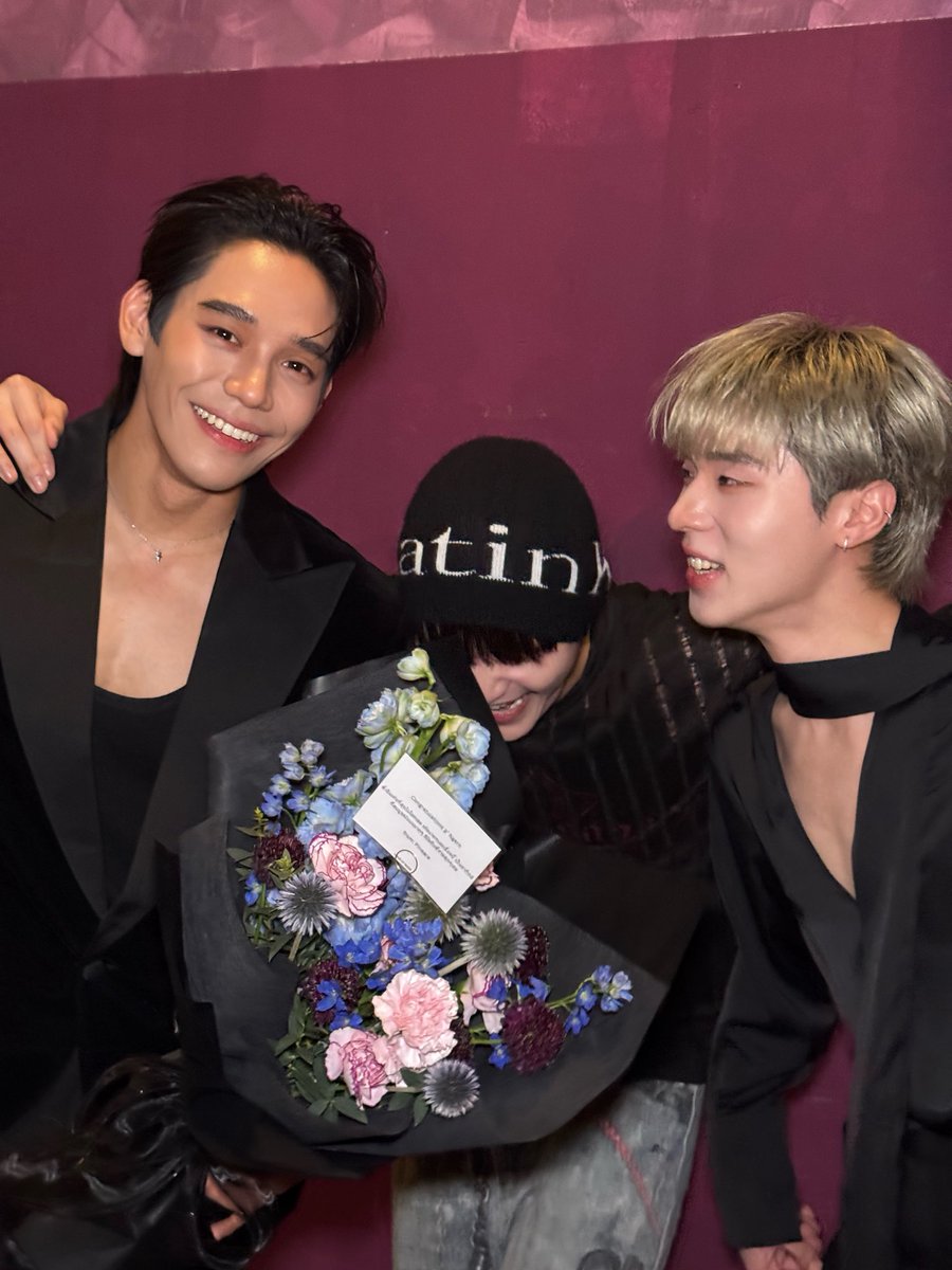 ไม่ใช่เดือนเหงาแต่เป็นเดือนหนาว tweet media