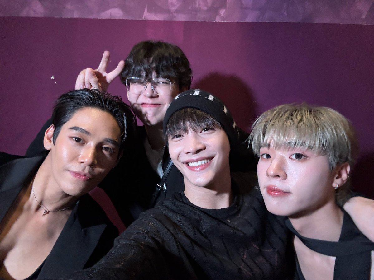 ไม่ใช่เดือนเหงาแต่เป็นเดือนหนาว tweet media