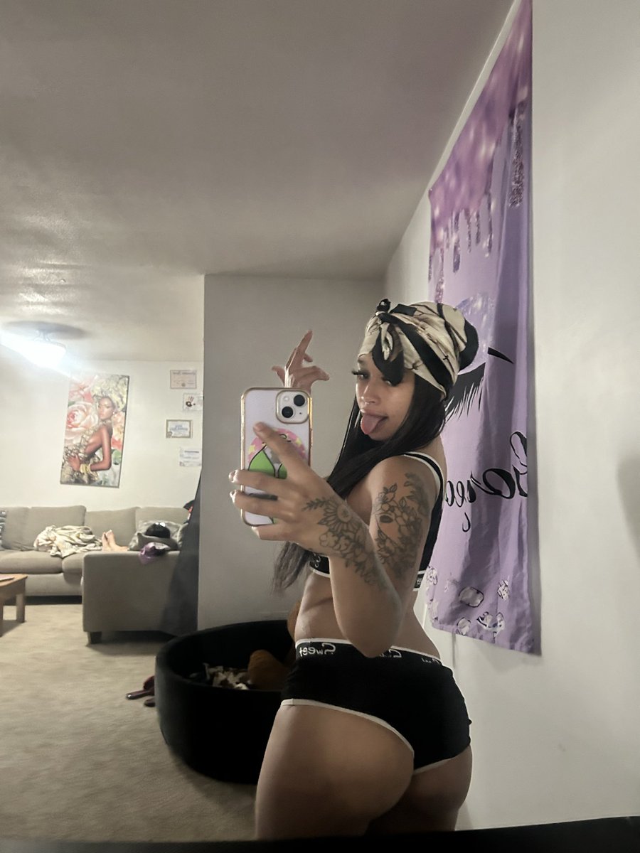 xllykat's tweet image. #pretty #red #lightskin #repost #lamansiónvip