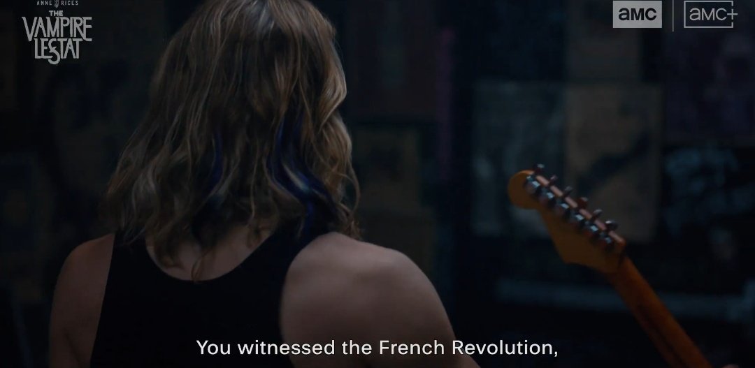 a cinematografia dessa temporada ta simplesmente impecável, as cores mudando pra quando ele ta no palco, os ângulos, o jeito que eles colocam a tristeza dele nos pequenos detalhes, o casaco q ele usava na época da revoluçao, lestat eu te venero como um deus.