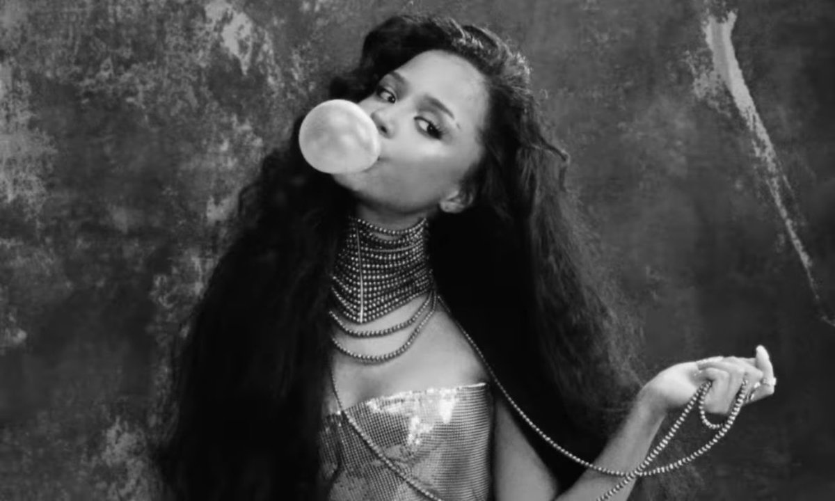 PopBase's tweet image. Tyla‘s sophomore album ‘A*POP’ will consist of 14 tracks, including ‘IS IT,’ ‘SHE DID IT AGAIN (feat. Zara Larsson),’ and ‘CHANEL.’