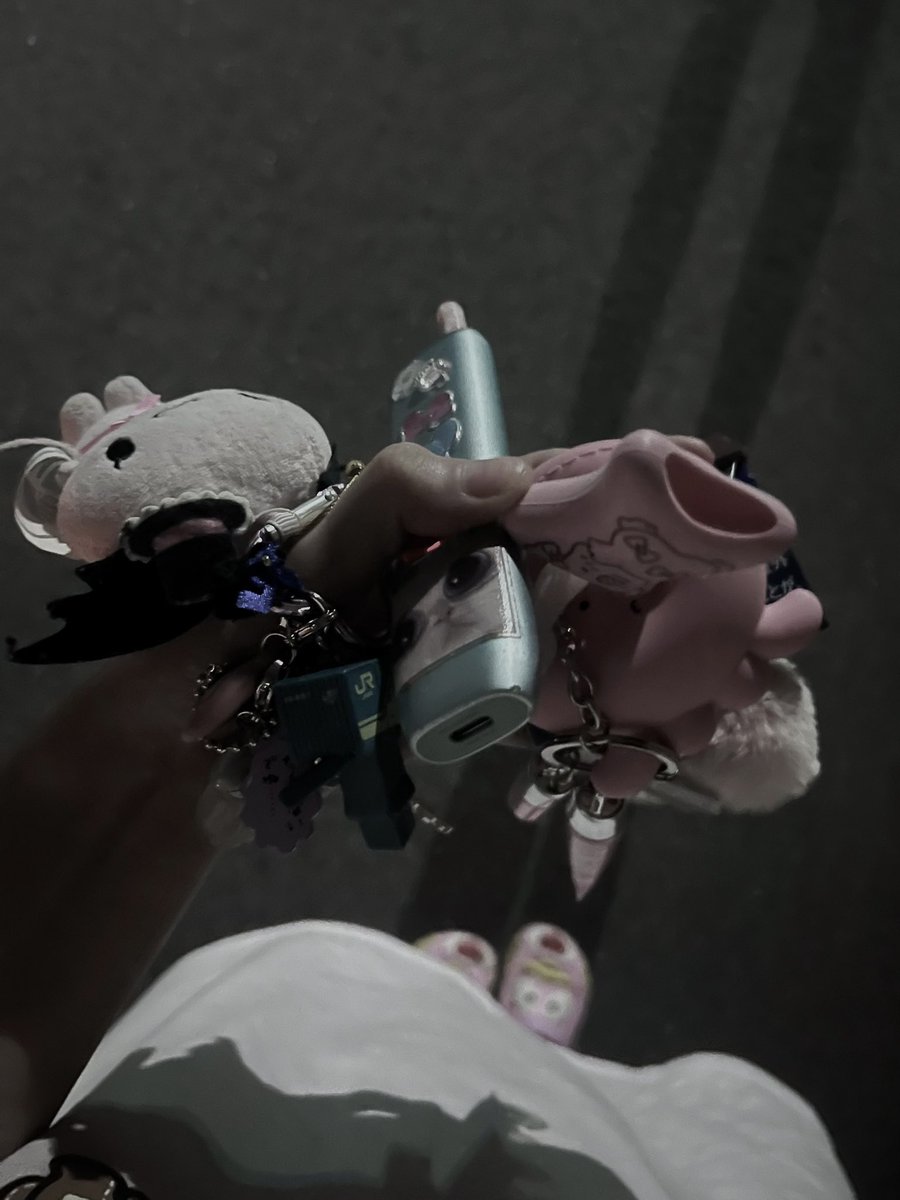 kittyLV3300 tweet media