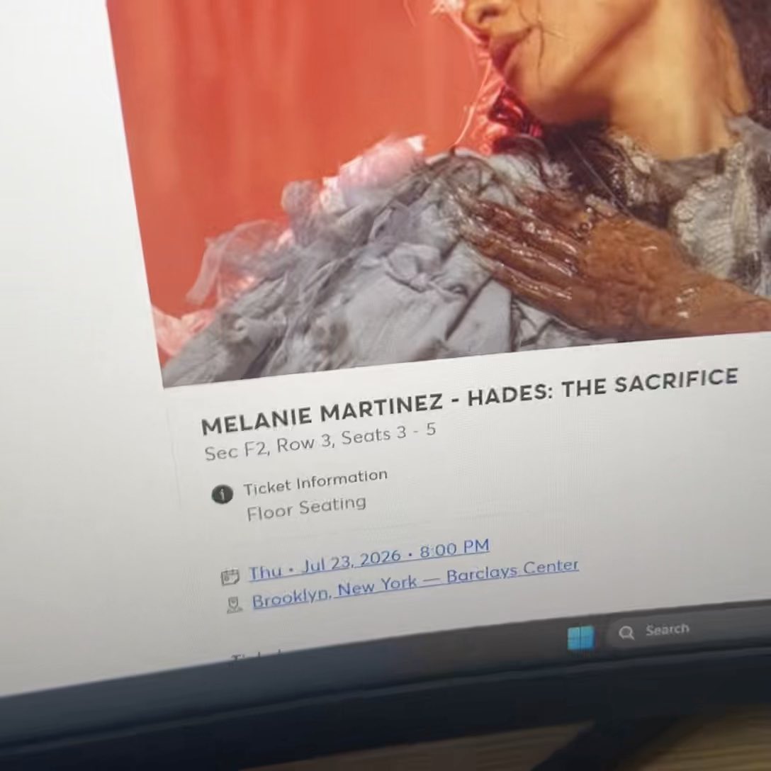 melanie's apple 🤍 HADES BY MELANIE MARTINEZ 3/27 tweet media