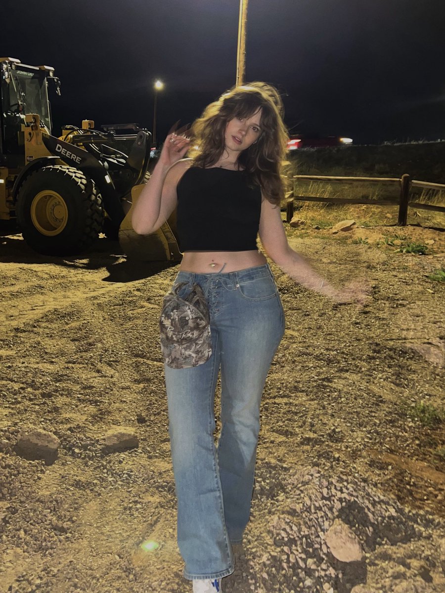 manic pixie cowgirl tweet media