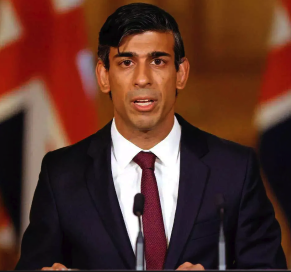 Bogachan_1971's tweet image. I did not watch the kabuki in the Senate with #KevinWarsh but saw the post when Elizabeth Warren asked him about his investments with #Epstein. 

While I was looking at him, a friend called and asked me who he looks like... 

I finally got it this morning... we got the American