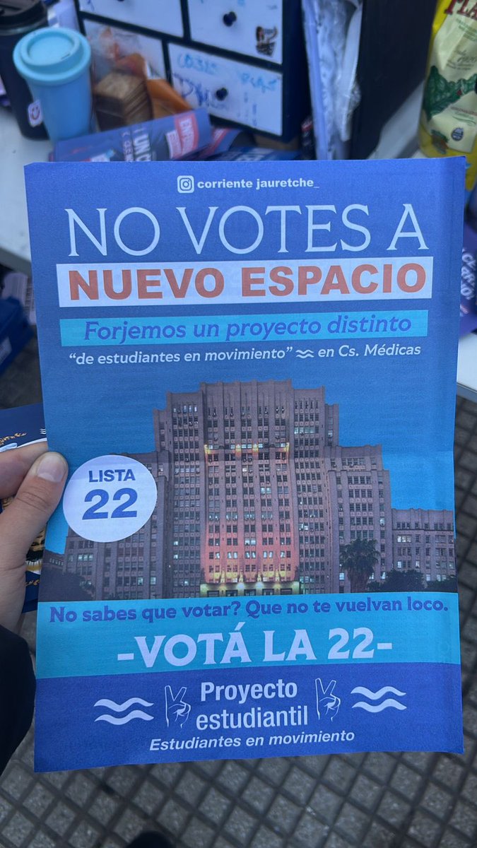 Sos de fmed y queres saber que hace nuevo espacio con la guita del centro y el presupuesto de la facultad? Esto, listas falsas y folletos A COLOR (!) para sacarles votos al torrente que es la principal oposición. Hasta el logo les chorearon