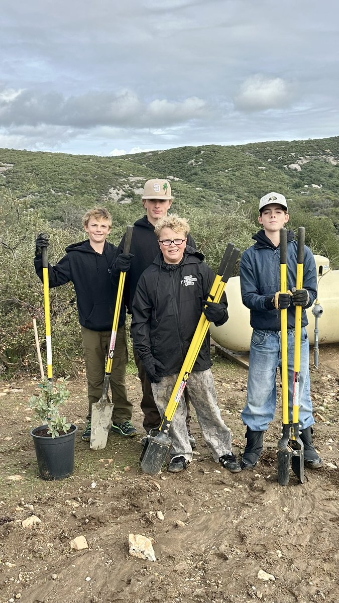 CKIVFoundation's tweet photo. This Earth Day, we’re grateful for a gift that will grow for years to come 🌱

Thanks to our young volunteers for planting more trees at the ranch, helping the C4 Foundation continue to grow as a space rooted in resilience, healing, and connection for the families we serve today and for generations ahead.

 #EarthDay #C4Foundation