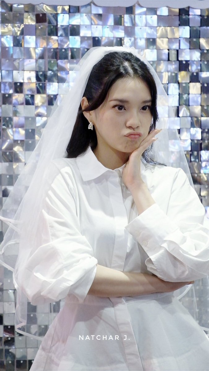 *เป็นแมวใส่แว่น tweet media