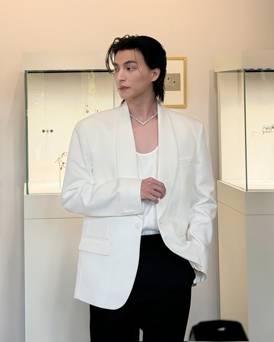 ระหว่างรอชมลุคงานกาล่า มาชมสิ่งที่น่าสนใจกันสักครู่ค่ะ

GULF AT CHAUMET​ GALA NIGHT
#ChaumetxGulf
<a href="/gulfkanawut/">gulfkanawut</a>