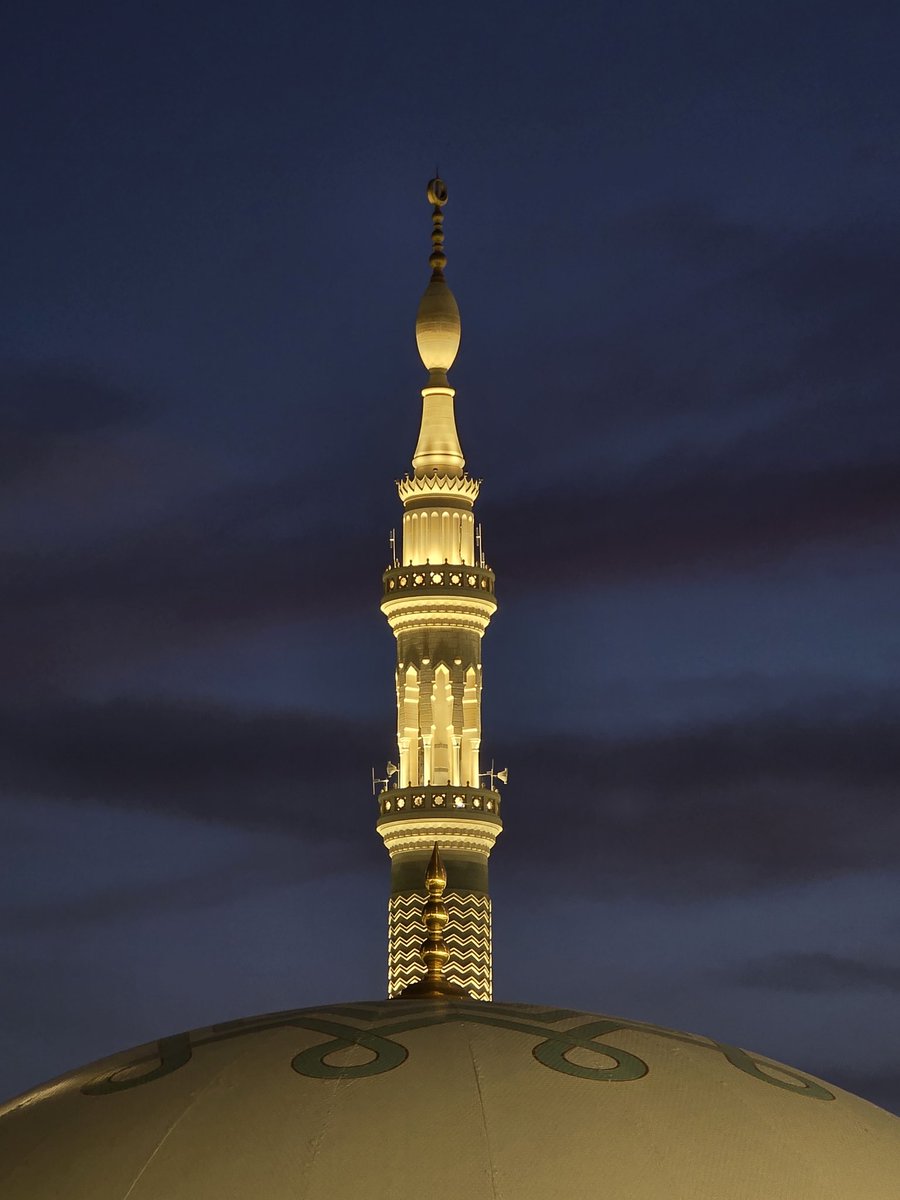 sukkaryeater's tweet photo. Madinah, this evening https://t.co/rFVE2Ce4SK