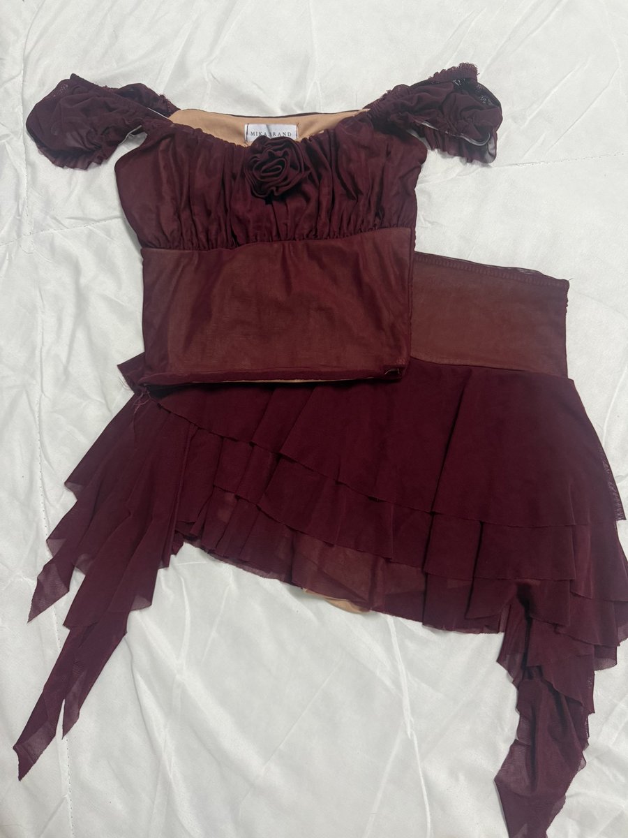 Leebit4419's tweet photo. ♡ #ส่งต่อ #ชุดเซต

ราคา  290.-  

#โล๊ะตู้เสื้อผ้า #ส่งต่อเสื้อผ้า #ส่งต่อเสื้อผ้ามือสอง  #ส่งต่อราคาถูก #ส่งต่อ #ส่งต่อกางเกง https://t.co/0aBSybOU5u