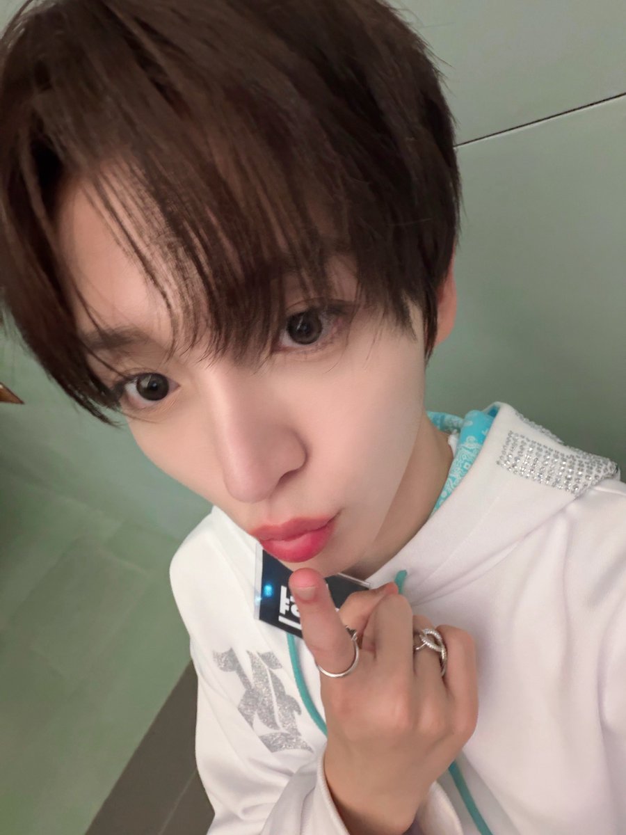 청 tweet media