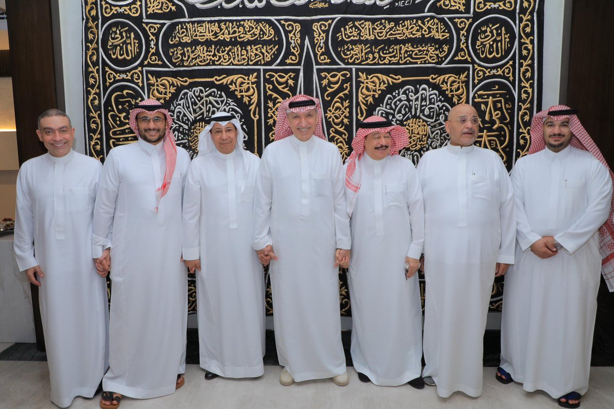 officialAli_Ak's tweet photo. ليلة جميلة جمعتنا على المحبة والفن في ضيافة الاستاذ زكي حسنين، بحضور العزيز سالم الهندي ونخبة من الزملاء.
جلسة دافئة مليانة حكايات وذكريات تبهج القلب وتخلي للحظة طعمها المختلف.
الله يديم هاللحظات الطيبة.

@3mozaki 
@salhendi https://t.co/qrYiGOOY5D