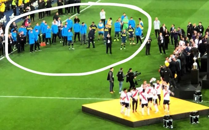 Mirá Úbeda, esto es ganar un superclasico que significa un campeonato. Tus amigos te mienten. Estás mal rodeado.