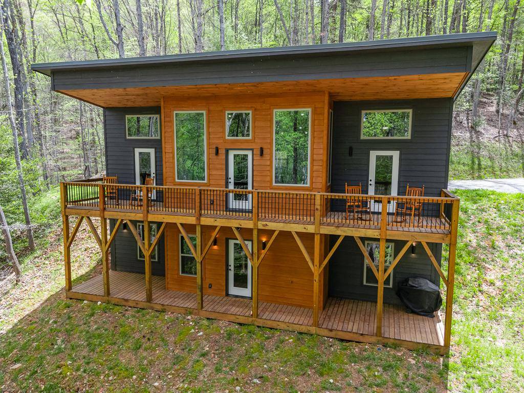 Explorer tweet media