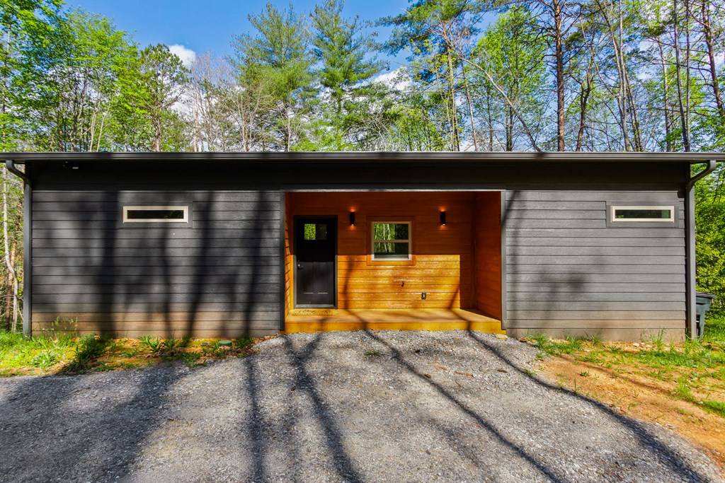 Explorer tweet media