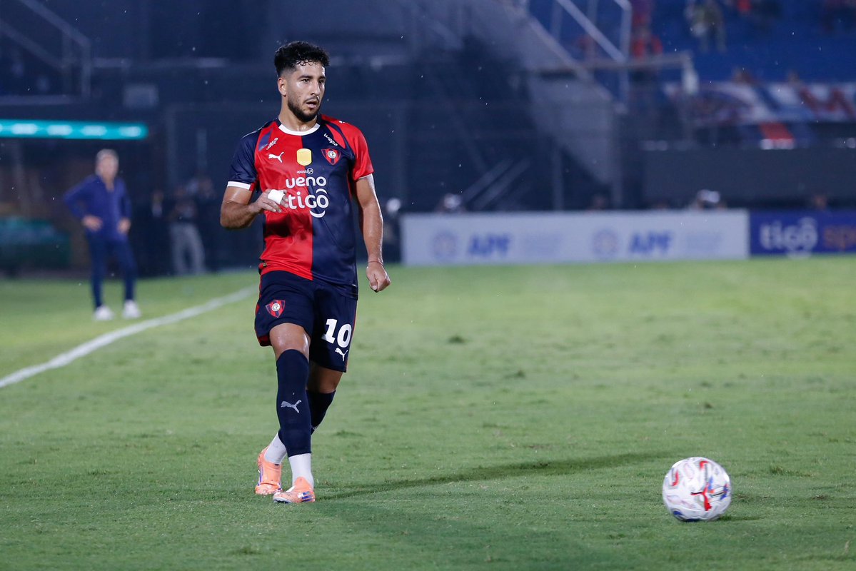 BrunoPont's tweet image. Lo último: La Comisión disciplinaria de la CONMEBOL suspendió a Cecilio Domínguez por dos partidos de Libertadores:

- #Junior (Cumplió)
- #Palmeiras (A cumplir)

Además, el jugador de #CerroPorteño recibió una multa económica de 3.000 dólares. 

@rockandpop955
@nanduti