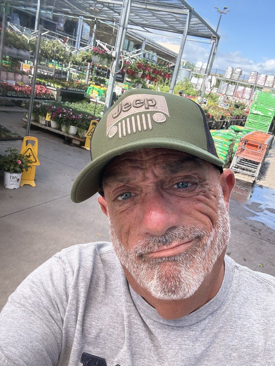 donyando's tweet photo. Unsupervised in the garden section….  Not good. https://t.co/xoafAR20oq