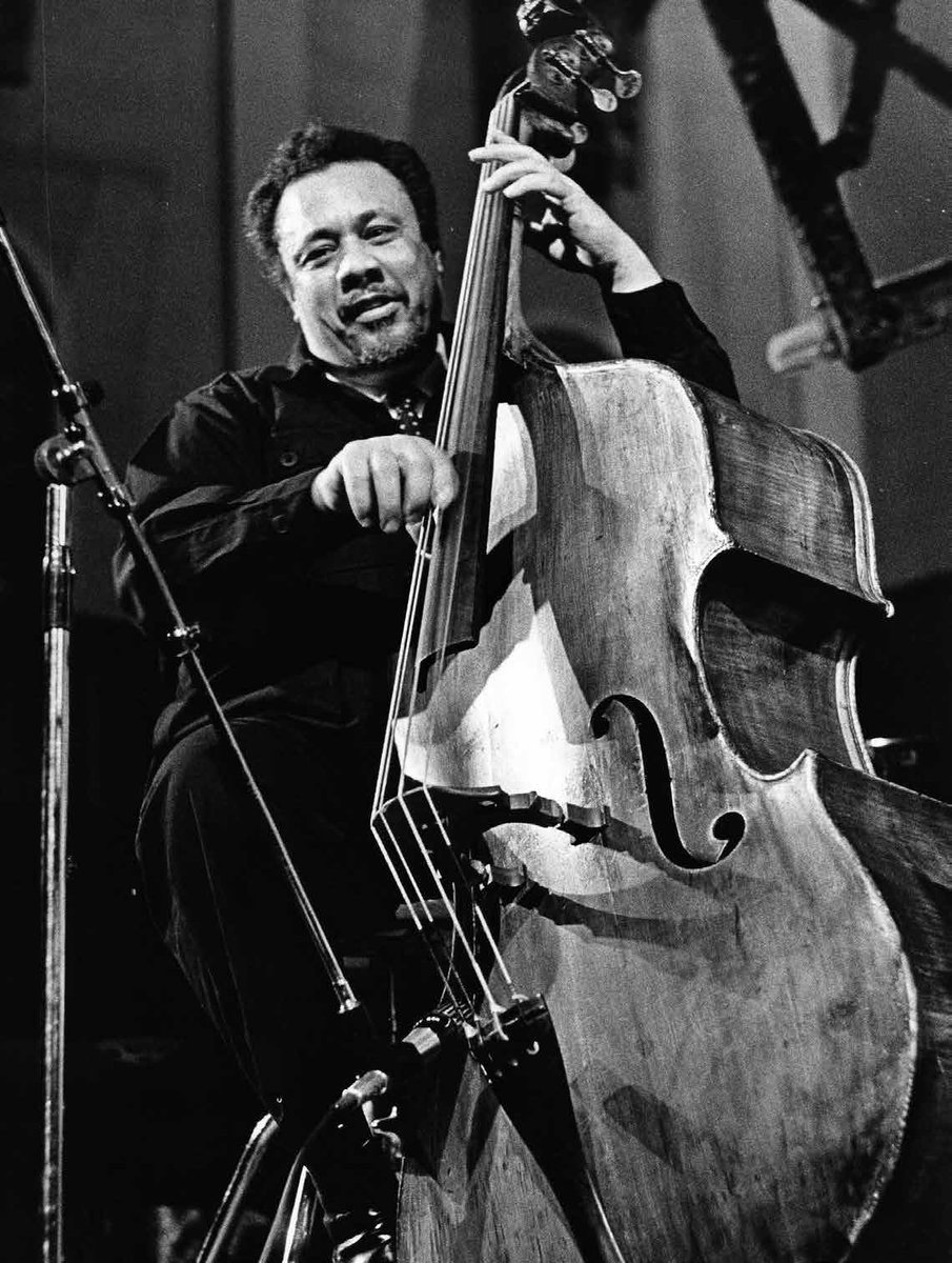JazzRadioNow's tweet image. Two masters of the bass share today’s spotlight — both born on April 22: Charles Mingus (1922–1979) and Paul Chambers (1935–1969). Turn up the low end and dive into their amazing sounds on our Bass channel today!
JAZZRADIO.com/bassjazz

•

#CharlesMingus #PaulChambers #BassJazz