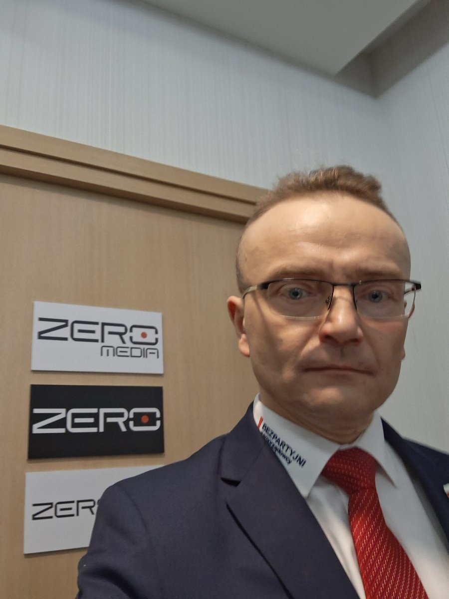 MarekWoch2's tweet image. 📣 WNIOSEK O OPUBLIKOWANIE SPROSTOWANIA 📣

📝 Na podstawie art. 31a ustawy z dnia 26 stycznia 1984 r. – Prawo prasowe, złożony do rąk Pana Redaktora Naczelnego portalu Zero.pl – @PatrykSlowik  🧐.

⚖️ Od razu zaznaczam: w mojej ocenie nie portal #Zero.pl