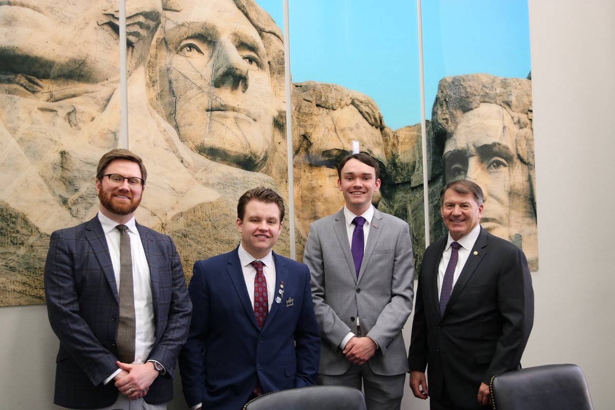 Senator Mike Rounds tweet media