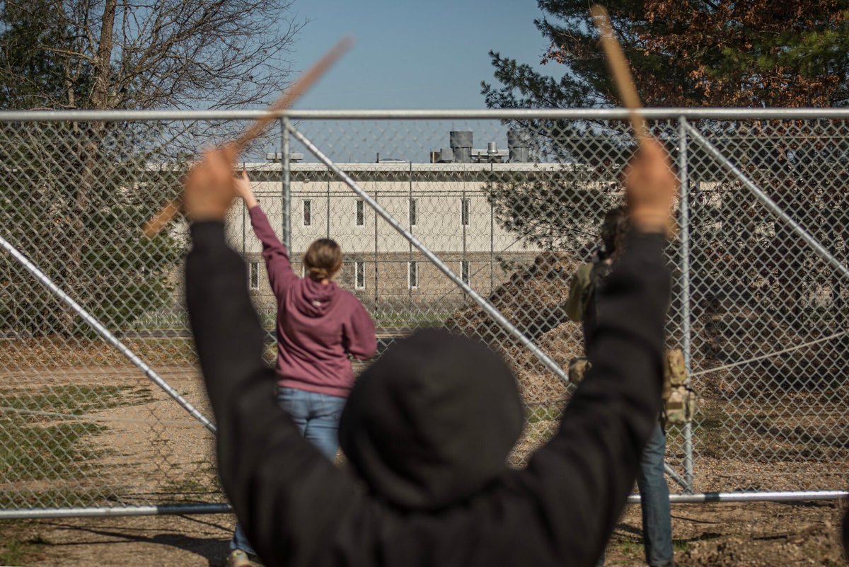 PerilousPrisons's tweet photo. Outside demo in support of the hunger strike and work stoppage at Baldwin, Immigrant Detention Center in Michigan. 

Supporters estimate that 200 people are now participating in the strike. 

https://t.co/hQJQbm9f8m https://t.co/81vijfFuPy