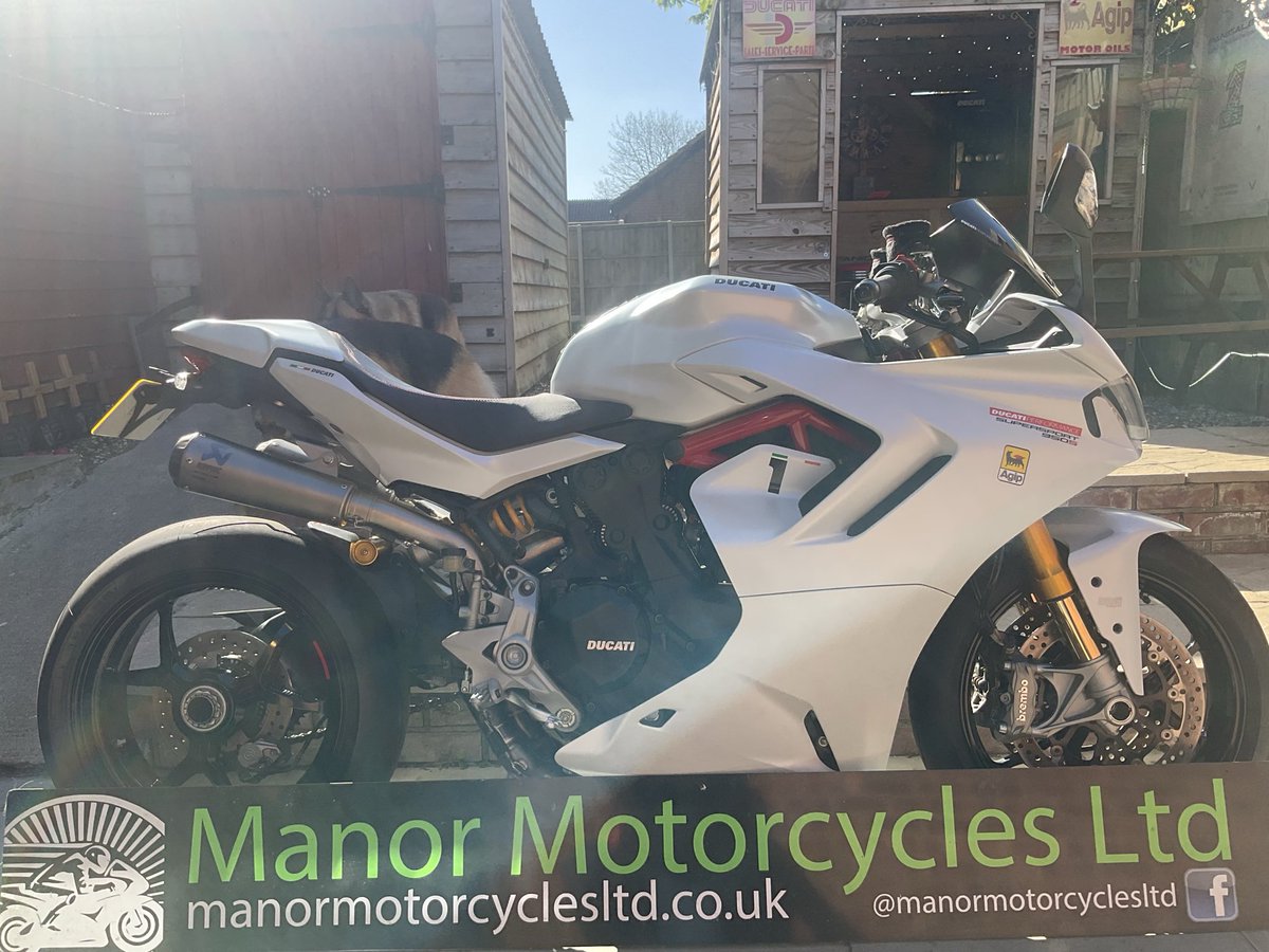 LtdManor's tweet photo. https://t.co/WNvxKYywOY #ducati #supersport950s https://t.co/oOmQQkhmMQ