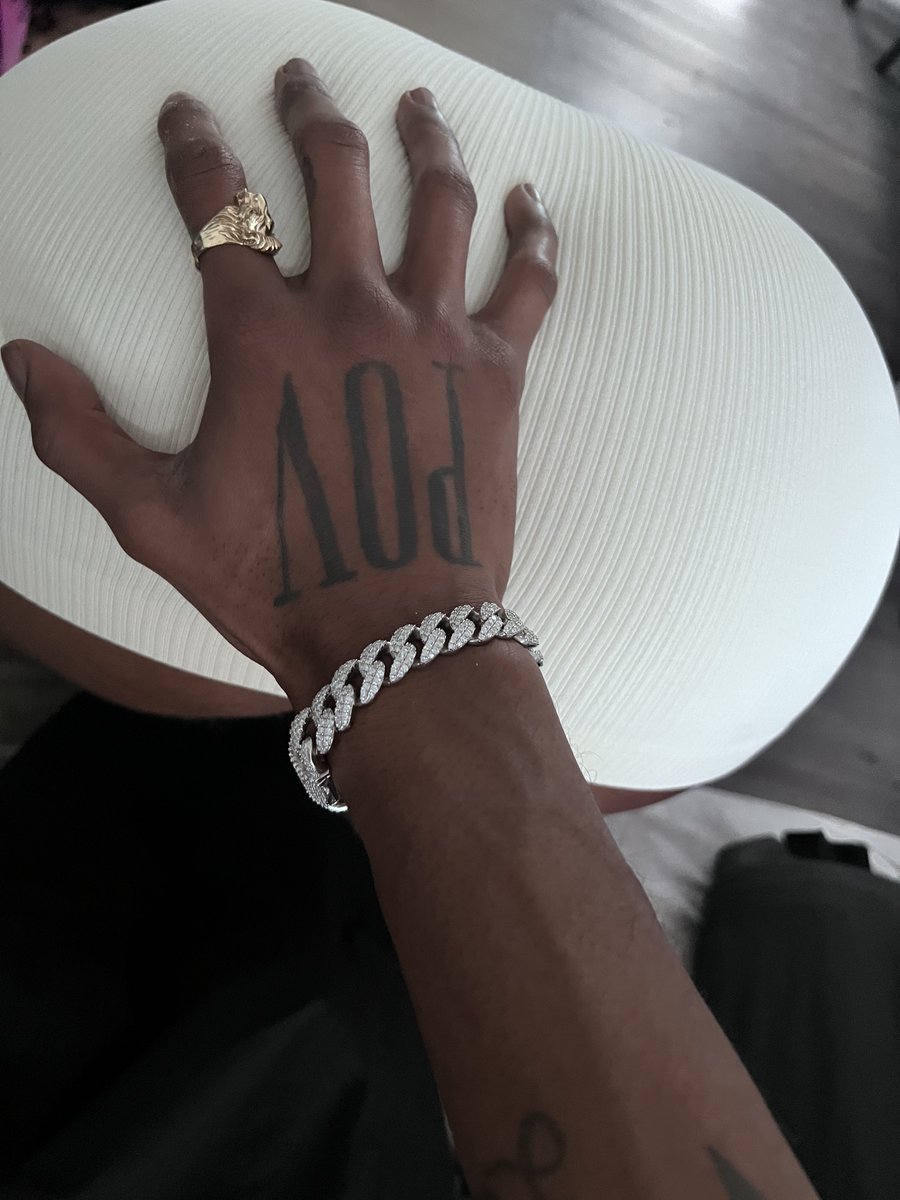 PointSpears's tweet photo. Get uh grip playa https://t.co/ae3sbPrPd6