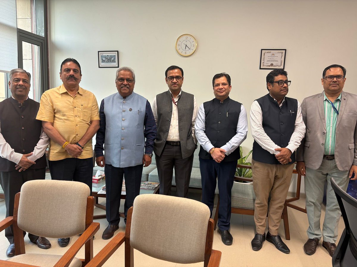 icsi_cs's tweet image. #ICSI delegation led by #CS Dwarakanath Chennur, Vice President, the #ICSI, participated in the #MCA Steering Committee Meeting on #CorporateMitra, chaired by Sh. Rahul Jain, Joint Secretary, #MCA @MCA21India