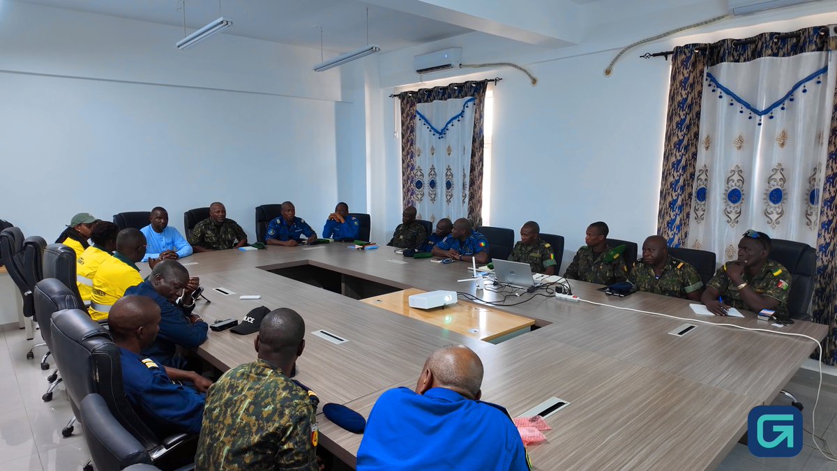 CTGGuinee's tweet image. Bâtir dans la sérénité. La #CTG s'engage aux côtés de nos forces de sécurité (PCA-Harpon). 
Un dialogue direct pour écouter les coordinateurs, s’enquérir de leurs réalités opérationnelles et comprendre leurs défis. 
#Sécurité #Partenariat #Guinée @GouvGN #Guinée #Kibaro #Team224