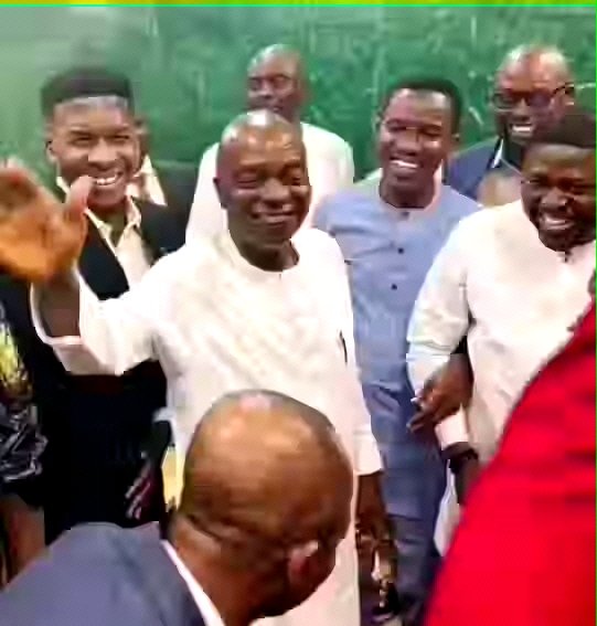 IQO_N†¢™ tweet media