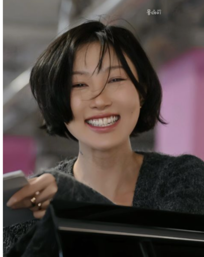 LTren794204's tweet photo. Someone please Put these 2 amazing kpop Artists in One Room already?   

Please Hwasa do 'So Cute' challenge with IU.
Please IU invited Hwasa to IU Palette Show.

My wish to see you both together has been since over 12 years.. ❤️

 #IU #화사 #hwasa 
@OfficialPnation
@edam_ent #kpop