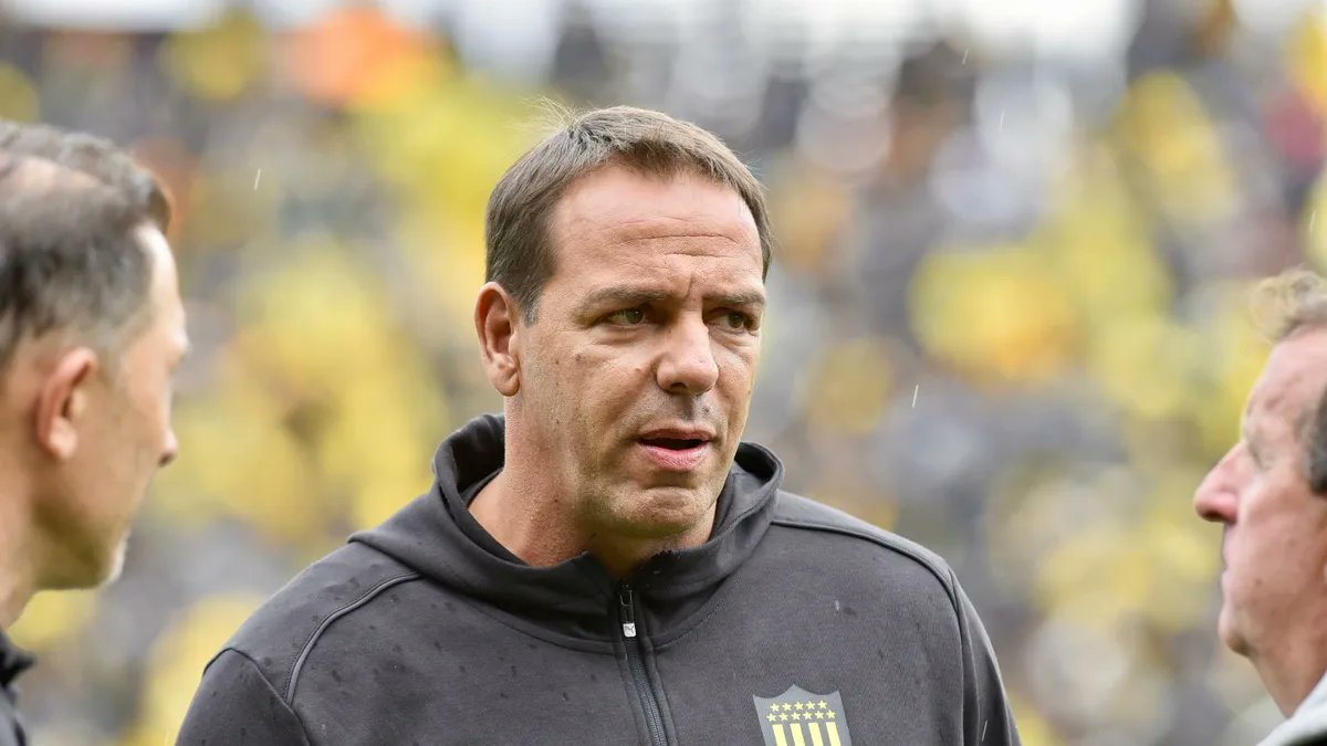 "Hablé con 'Marce' (Bielsa) que esté tranquilo que Leo hace lo posible a un día de operarse, esto es más que lo de Suárez en 2014"

"Nunca vi una rodilla así, le dieron 8 meses pero para mí puede hacer fútbol"

"Ahora los niños quieren operarse la rodilla para parecerse a Leo"