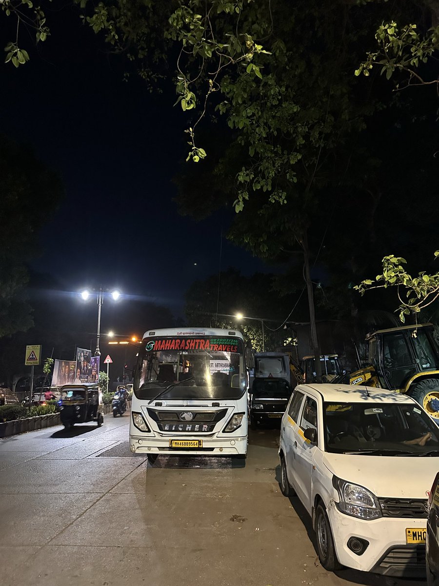RajeshKumhar06's tweet image. @MumbaiPolice @MTPHereToHelp 

Bus
MH46BB9564 is always parked on LBS Rd behind police quarters near Ghatkopar PS, blocking ~50-60% road. Unsafe for pedestrians &amp;amp; traffic.
Please act. Photos attached. #MumbaiTraffic #RoadSafety
OMAHARASHTRA