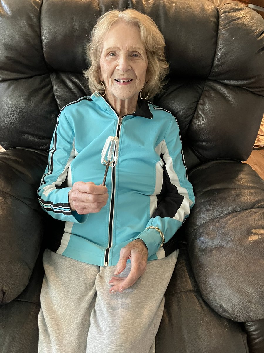 My moms caregiver tweet media