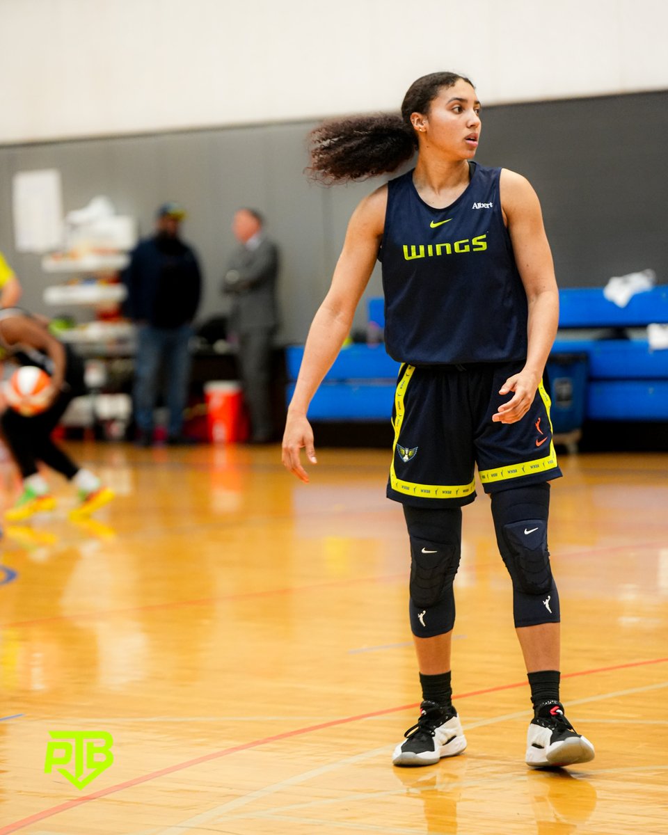 PassThaBall's tweet image. Azzi is in good hands. Don't be so quick to doubt her. 

#wnba