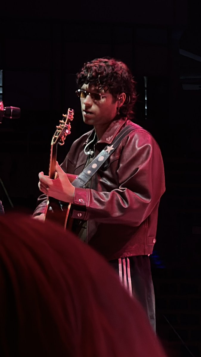 sandra 🥀 tweet media