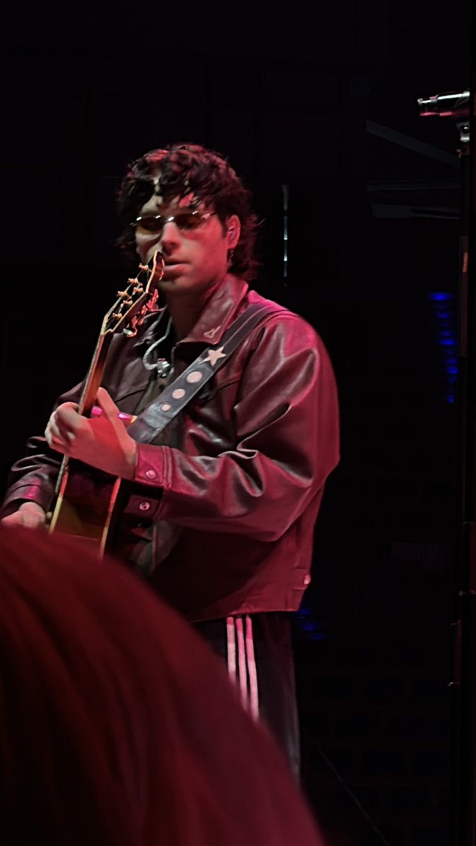 sandra 🥀 tweet media