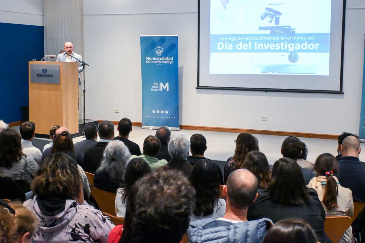 Gus_Sastre's tweet photo. Dejando en evidencia la importancia que tienen para nuestra gestión, hoy encabezamos el acto de entrega de reconocimientos por el Día del Investigador, destacando a excelentes profesionales de distintas ramas.

Puntualmente, reconocimos a Cecilia Castaños, Marcos Sourrouille, Rolando González José y Flavio Quintana. Además, pusimos en valor al Grupo de Ecología en Ambientes Costeros, al Grupo de Investigación en Biología Evolutiva Humana, al Laboratorio de Mamíferos Marinos y al Centro de Investigación y Desarrollo Tecnológico en Acuicultura, Pesca y Alimentos.