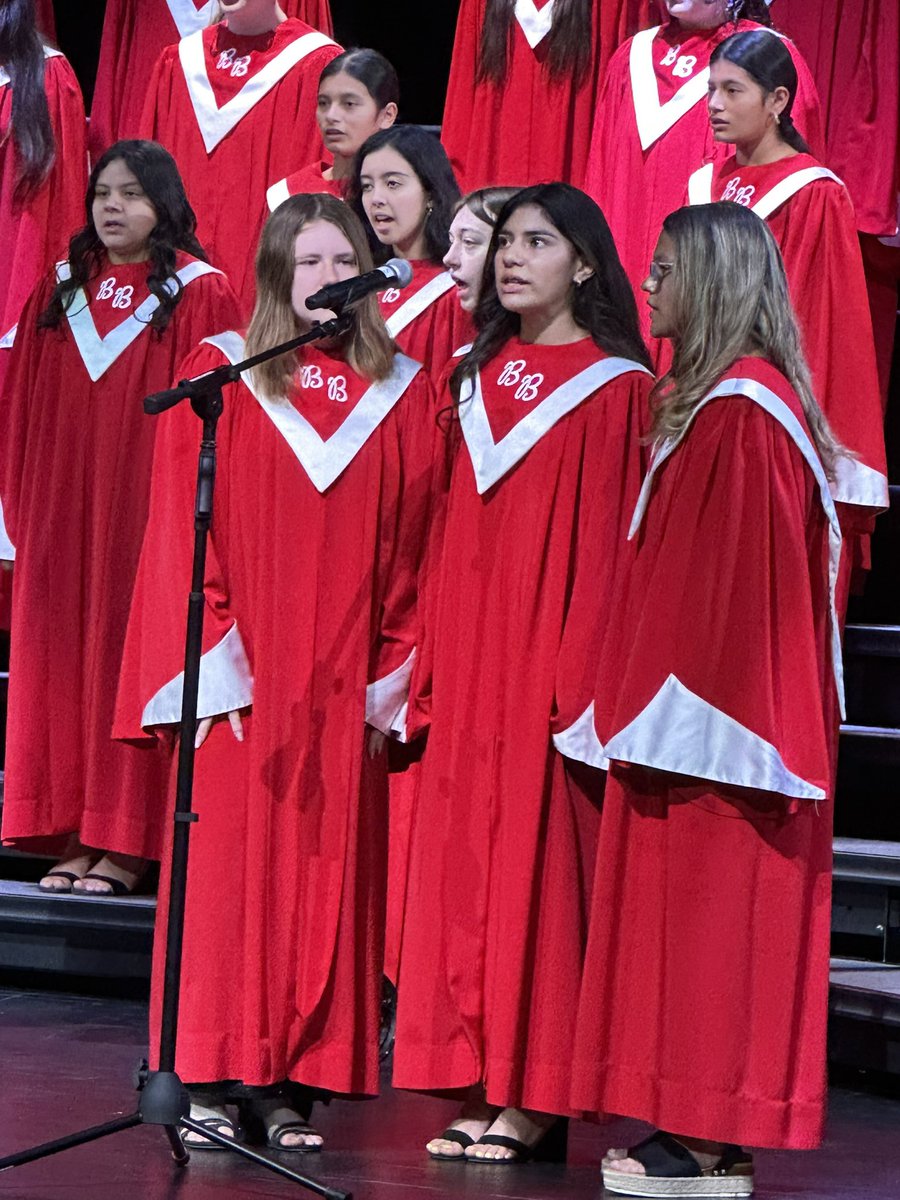 jellis312000's tweet photo. District Music πΆ Contest Being Hosted Here In Bow Today #GoBow @BBHSINDIANSS https://t.co/R3ZZy4i5CP